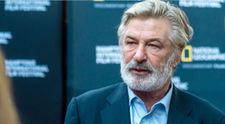 Actorul Alec Baldwin, dat în judecată de familia Halynei Hutchins. De ce îl acuză soțul regizoarei