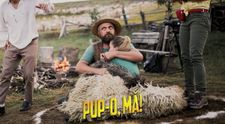 Trilogia româneacă Pup-o, mă! e acum pe VOYO. Urmărește comedia la ea acasă!