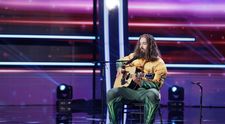 Românii au talent, 13 februarie 2026. Dorința lui Aquaman de a ajunge în etapa următoare s-a scufundat. A concurat cu o piesă scrisă de el, iar Mihai Bobonete a fost la un pas de a apăsa butonul roșu: „Sub apă cred că se aude mai bine”