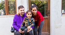 VIDEO Au pierdut tot ce au agonisit, dar nu și-au părăsit casa nici după ce a fost mistuită de flăcări