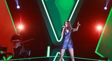Vocea României, sezonul 10: Laura Oana a întors toate scaunele antrenorilor cu talentul ei!