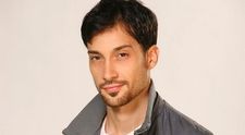 Costin Sforaru, protagonistul  serialului “Mostenirea”,  partener de biliard cu Alfonso Poncho Herrera, ex-RBD