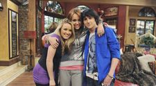 Lily din "Hannah Montana" e femeie in adevaratul sens al cuvantului. Cum arata ACUM actrita la 23 de ani