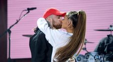 Ariana Grande și Pete Davidson s-au despărțit. Artista spune că e încă devastată după moartea luk Mac Miller