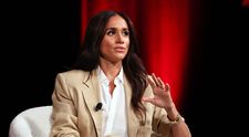 Meghan Markle a ajuns subiect de stand-up. Ducesa de Sussex este acuzată de victimizare, deși, timp de doi ani, s-a bucurat de beneficiile regale: „A devenit victimă trăind într-un castel”