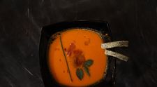 Reteta Valentin Metesan: Salmorejo (supa crema rece cu tortite de couscous si mac)