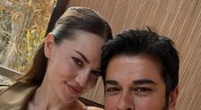 Burak Özçivit, considerat cel mai chipeș actor turc, și-a ras barba după mai mulți ani. Fanii au crezut că e o glumă: „Arătai mai bine înainte”