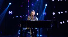 Românii au talent 2022: Copleșită de emoții, Sabina Smadu a primit 3 de DA pentru interpretarea la pian
