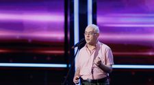 Românii au talent, 6 februarie 2026: Corneliu Simionescu, inginerul pensionar care are un hobby neobișnuit, să imite sunetul de chitară prin voce