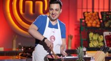 Îl mai ții minte pe Mihai Toader, concurentul de la MasterChef, sezonul 2? În 2015 a promis că, în zece ani, va deveni unul dintre cei mai buni bucătari din România. Astăzi este de nerecunoscut. Cum a apărut în finala MasterChef România 2025