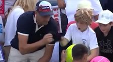 Un CEO milionar, cel mai detestat om de pe internet după ce i-a furat unui copil șapca dăruită de un tenismen la US Open. Momentul, surprins pe camere