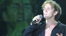Mihai Trăistariu :”Il dau în judecată pe “Puiuţul” care m-a făcut homosexual !”