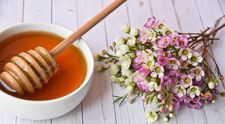 (P) Miere de Manuka vs. Miere crudă - Care este mai bună?