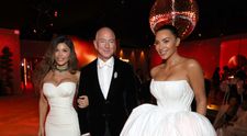 Ca la... nuntă! Cum s-au îmbrăcat vedetele la cea mai tare petrecere a anului: Kim Kardashian și iubita miliardarului Jeff Bezos, adevărate “mirese” pe covorul roșu