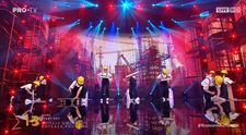 Românii au talent 2025, semifinala 2. Famous by D-Strict a deschis live-ul cu un show incendiar: ”Am văzut bucuria și energia cu care ați dansat. Bravo!”
