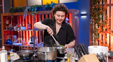 Masterchef, 16 septembrie. Ana Dragoș, asistent manager, gătește pentru persoanele iubite din viața ei: ”Cooking is fun”. Reacția lui Sorin Bontea: ”Acum înțeleg de au murit atâtea rațe”