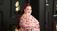 Modelul plus-size care nu se sfiește să pozeze în costum de baie. Cum arată tânăra care a dărâmat stereotipurile