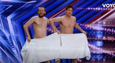 Au apărut goi pușcă pe scena America's Got Talent! Les Beaux Freres, un moment care a stârnit hohote de râs 