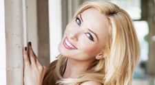Iulia Vantur va prezenta Ferma Vedetelor, din martie la PRO TV