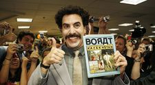 Sacha Baron Cohen renunță la Borat, personajul care i-a adus un Glob de Aur: „E prea periculos”