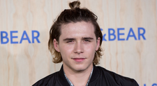Brooklyn Beckham lovește din nou! Paparazzi l-au surprins alături de o nouă cucerire