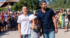 VIDEO Doi într-o casă superbă. Cum arată locuința de vis a fraților Nemeșu