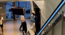 Jessica Alba, surprinsă cu noul iubit în aeroport la câteva luni de la divorț! Cine e actorul celebru, cu 11 ani mai tânăr, care ar fi cucerit-o