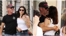 Sean Penn și noua iubită, gesturi tandre în văzul tuturor! Cum i-au surprins paparazzii