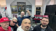 Trupa Voltaj a lansat o melodie-manifest, cu referire la Călin Georgescu: ”Te minte că-i Mesia și îngroapă România”