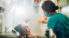 VIDEO Infecțiile dentare, cauze și soluții. Dezbatem acest subiect cu medicul stomatolog Floriana Tudorache
