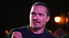 Campionul mondial la box Oleksandr Usyk îl provoacă pe Trump să locuiască o săptămână în casa sa din Ucraina: „În fiecare noapte zboară bombe” VIDEO