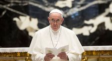 Papa Francisc, operat pe colon la un spital din Roma. Cum se simte Suveranul Pontif