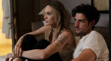 Cine este bărbatul misterios care a apărut în compania Angelinei Jolie. Are 42 de ani și locuiește în Franța