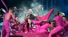 O tânără a născut pe stadion, în timpul concertului Pink de la Liverpool. Ce nume a primit fetița