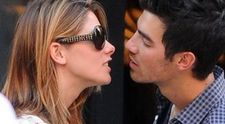 Ashley Green, la cumparaturi din sex shop