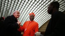 Cazul bizar al cardinalului care riscă să fie dat afară din conclav pentru că nu-și cunoaște vârsta. Cum ar putea acesta anula alegerea noului Papă: „Nu mi s-a dat nicio dată de naștere”