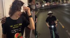 Un cunoscut influencer, rănit grav după ce a căzut cu trotineta în București. A ajuns de urgență la spital