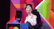 Maisie Williams, interpreta Aryei Stark din ”Urzeala tronurilor”, schimbare dramatică de look