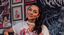 Andra, de nerecunoscut în cele mai noi imagini: tatuată, îmbrăcată în fustă mini de piele, e mai sexy ca niciodată!