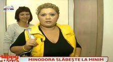 Vrea sa aiba patratele pe burta, in loc de colacei! Vezi cum a decurs prima ora de sport a Minodorei: