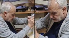 Celebrul artist din România e complet schimbat! Deși are doar 57 de ani, a ajuns de nerecunoscut. La doi ani de la operația dificilă, iubita lui l-a filmat, iar imaginile au stârnit reacții din partea fanilor: „Doamne...”. Tu îți dai seama cine este?