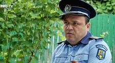 Robi, legat de pat cu cătușele: Numai ție putea să ți se întâmple
