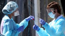 Cele două scenarii în lupta cu coronavirus. Experții Harvard spun care e cea mai bună metodă de a aborda epidemia