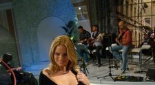 Vezi o galerie foto incendiara cu blonda lui Irinel Columbeanu!