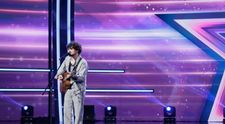 Românii au talent, 10 aprilie 2026. Adrian Negru, artistul stradal care a oferit emoție pură cu o piesă din repertoriul lui The Urs. Andra: „Ai o voce foarte frumoasă, ar fi păcat să nu te auzim la radio”