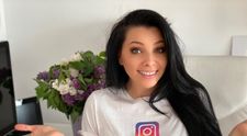 Corina Caragea, una dintre vedetele pasionate de călătorii, îți recomandă unde și cum poți pleca pe timp de pandemie