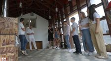 Visuri la cheie, 30 octombrie. Echipa îl vizitează pe Traian Popa, tatăl cu trei copii pe care l-au ajutat în urmă cu șase ani! Alături de arhitecți va fi și familia Bosoiu: „A făcut un lucru minunat”