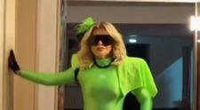 Loredana Groza a încins atmosfera pe litoral. Apariție electrizantă în body verde neon într-un club din Constanța