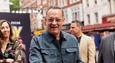 Tom Hanks și-a schimbat din nou look-ul! Iată cum arată actorul după ce și-a lăsat barbă