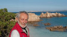 Povestea bărbatului care a trăit 32 de ani singur pe o insulă. Cine a fost Mauro Morandi, supranumit „Robinson Crusoe al Italiei”
